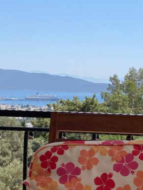 In very center of Bodrum 2+1 in-site apartment.
